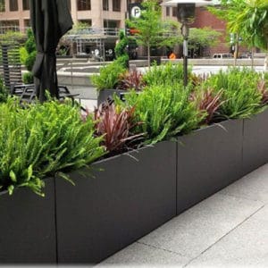Hampton Commercial Planter